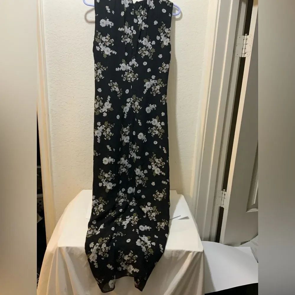 Vince Tossed Floral Sleeveless Silk Maxi Dress - Picture 5 of 8